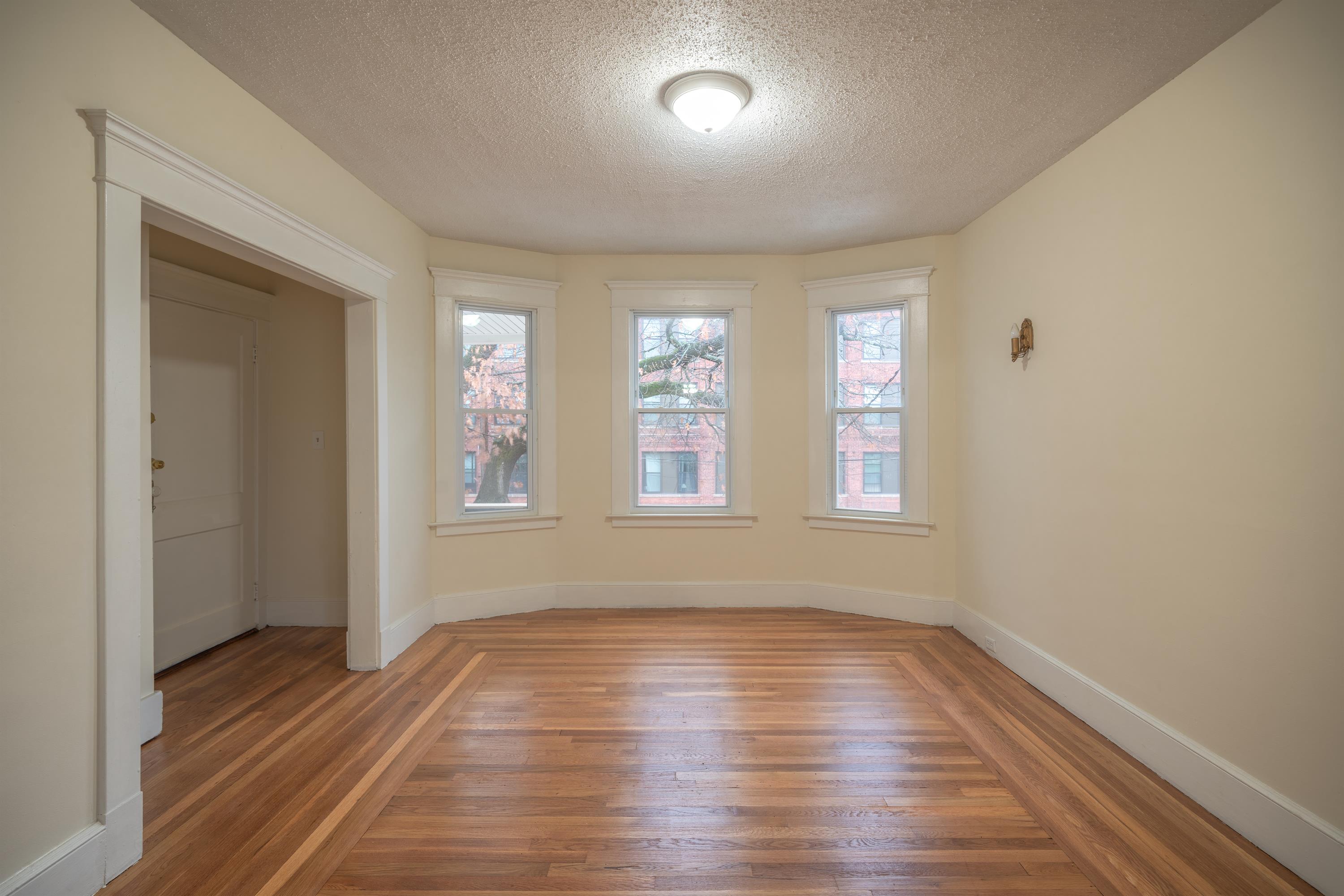 16 Ellsworth Avenue - 2nd Flr