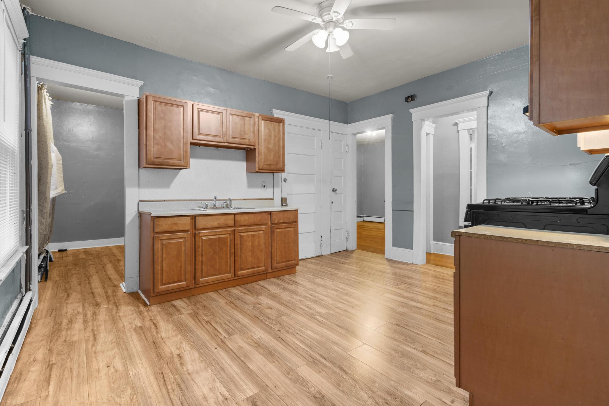 379 Winthrop Avenue - 1st Flr